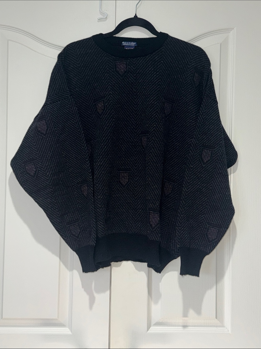 VINTAGE Gant Men's Black Chevron Crewneck Sweater with Shield Motif 100% WOOL